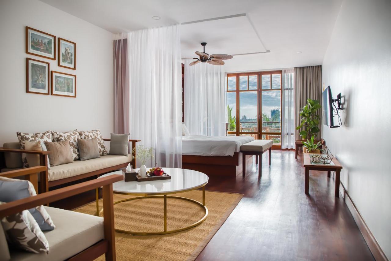 Amanjaya Pancam Suites Hotel Пномпень Екстер'єр фото
