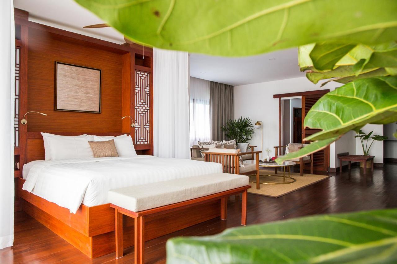 Amanjaya Pancam Suites Hotel Пномпень Екстер'єр фото